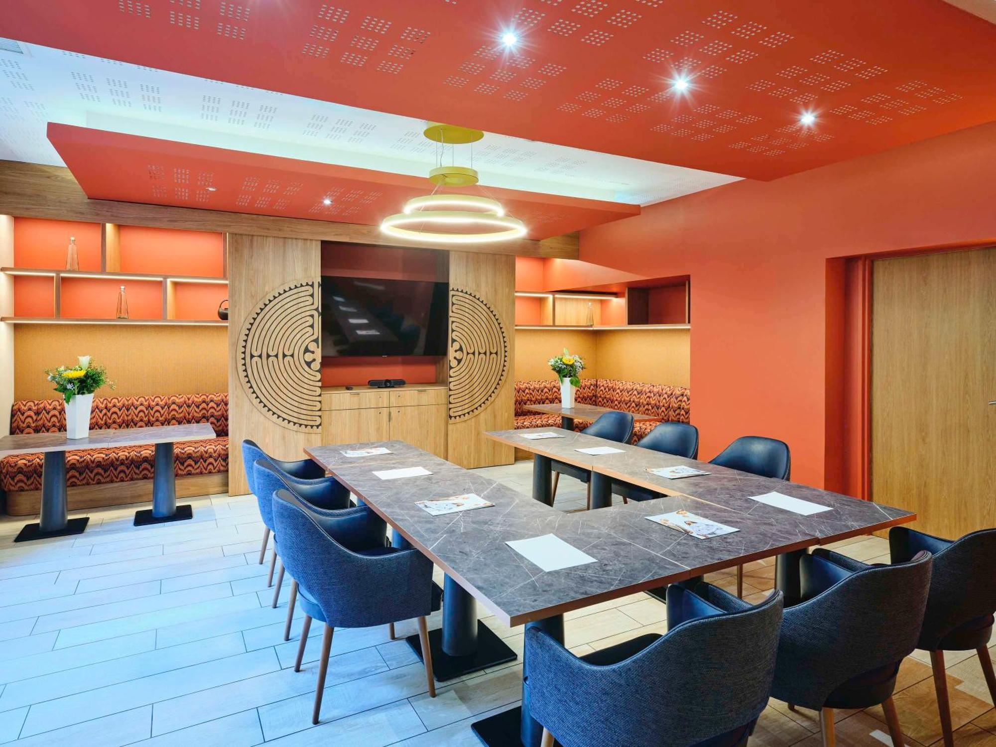 Mercure Chartres Cathedrale Экстерьер фото