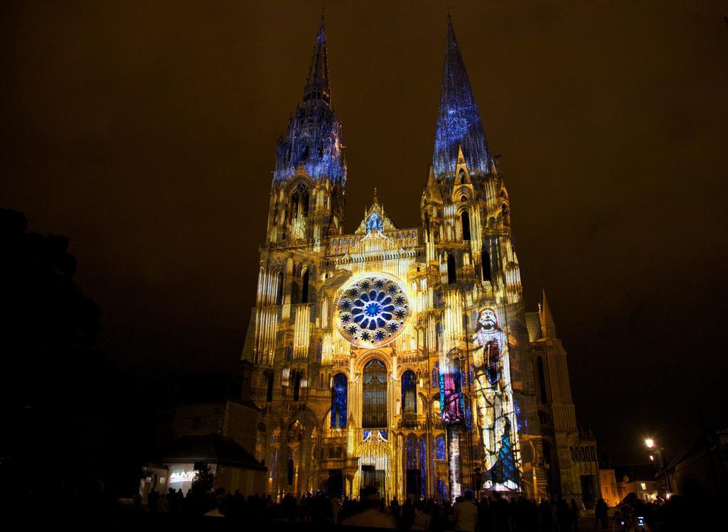 Mercure Chartres Cathedrale Экстерьер фото